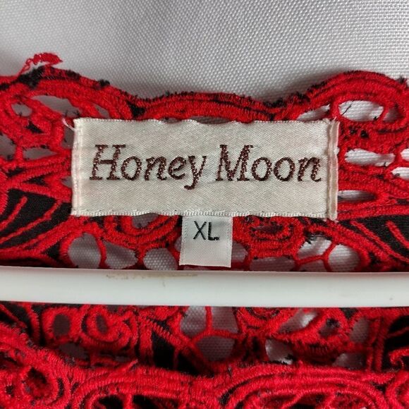 Honey moon lace top - Picture 3 of 6